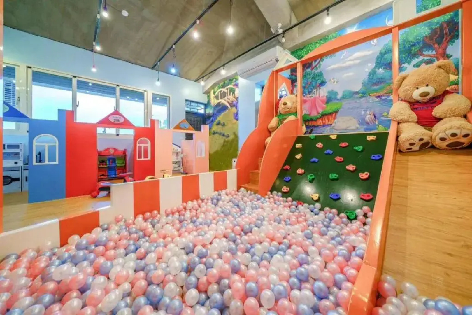 Han Tien Continental House