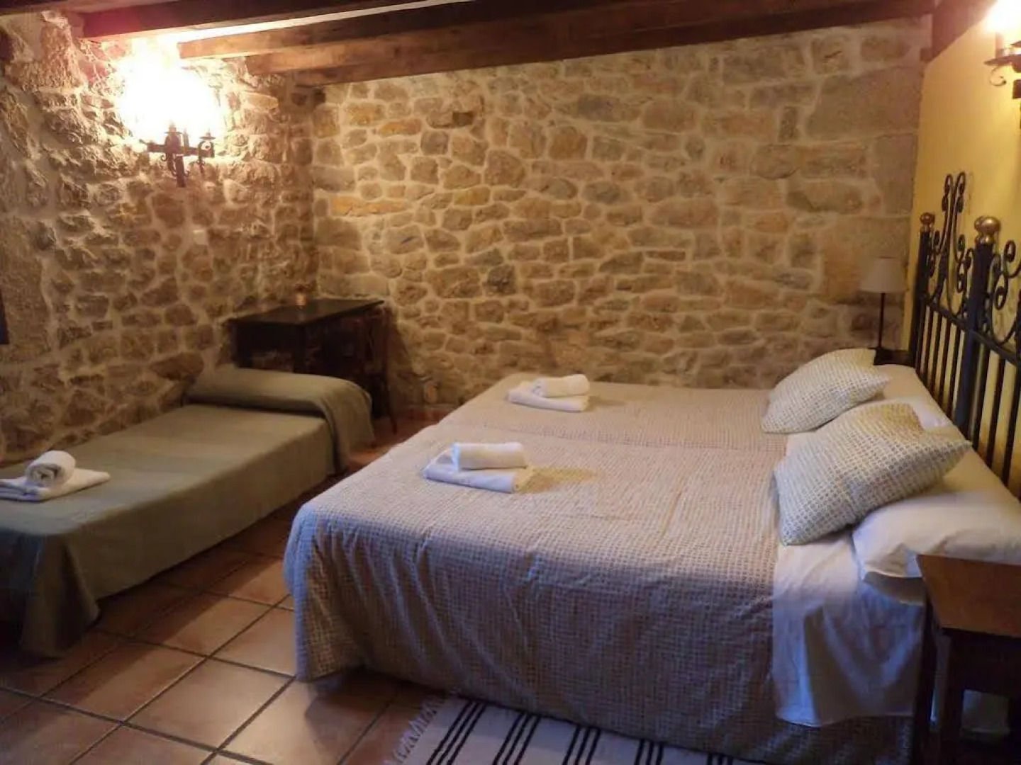 Casas Rurales La Toba