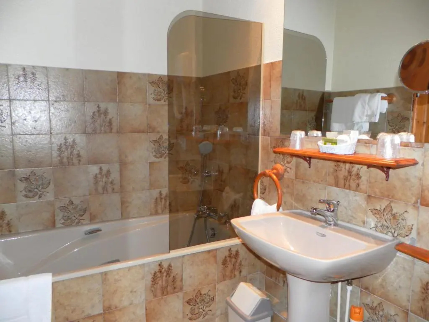 Relais Saint Roch Rest. La Petite Maison