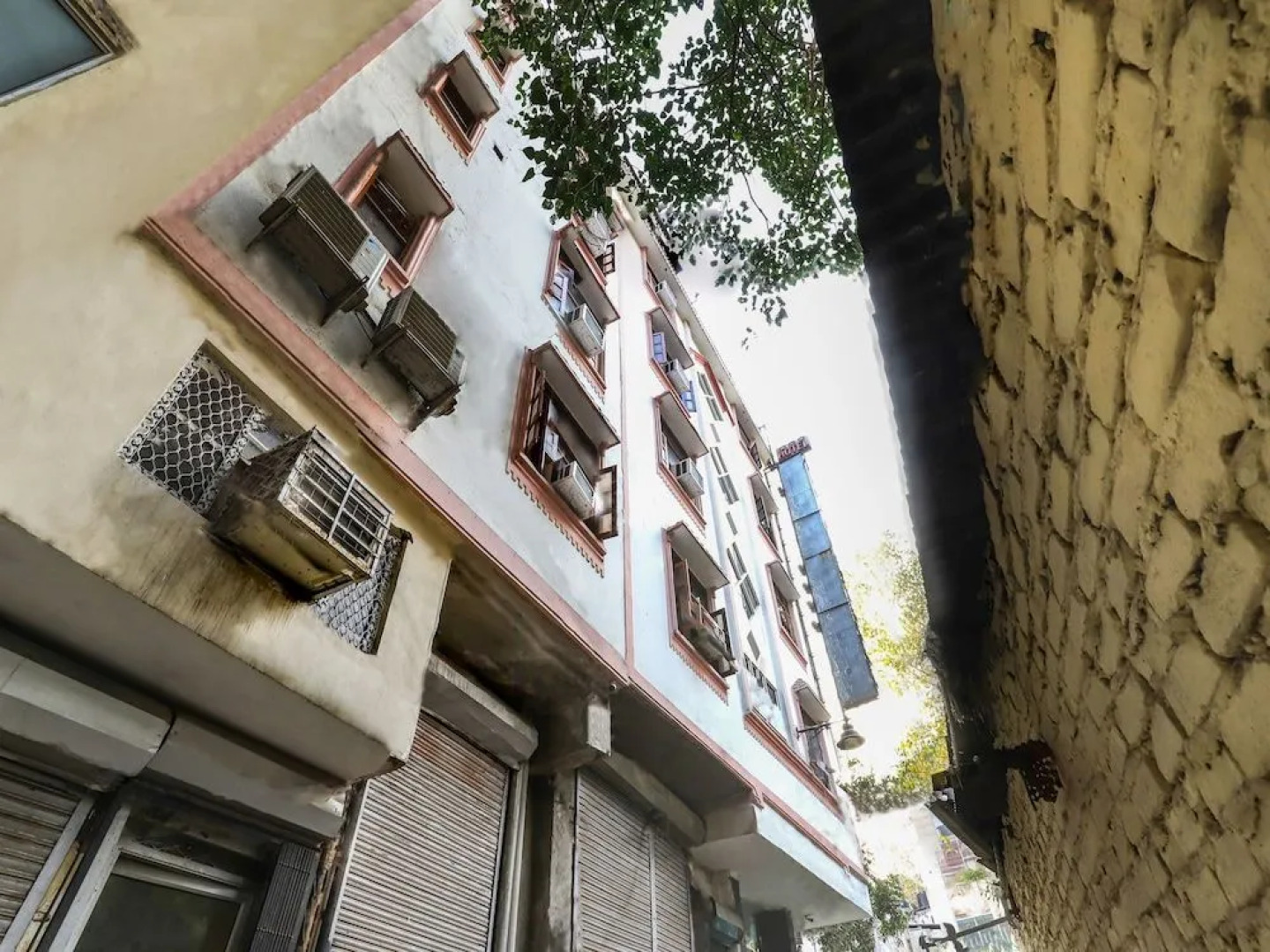 OYO 29389 Delhi Empire