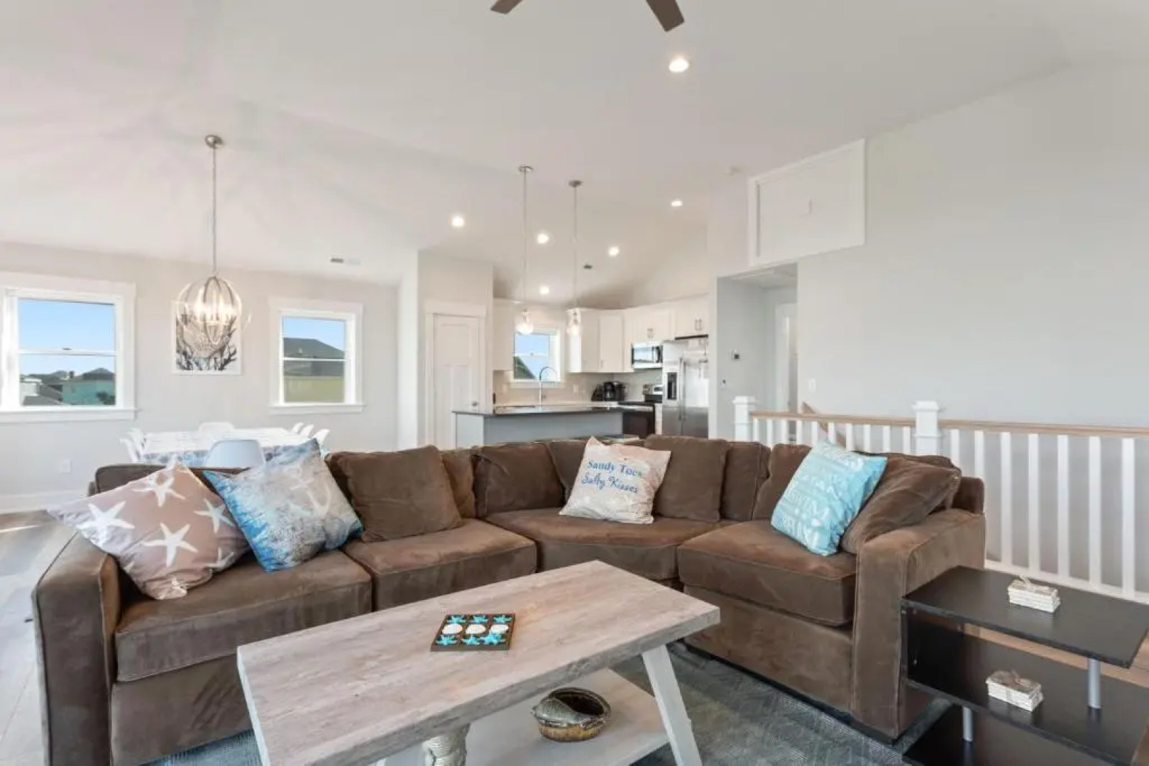 1688 Beach Wood 3 Min Walk to Beach