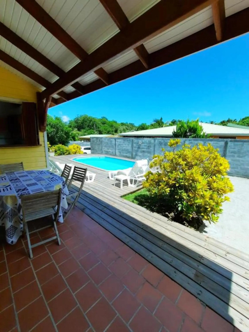 Villa de 2 chambres avec piscine privee jardin clos et wifi a Le Marin a 1 km de la plage