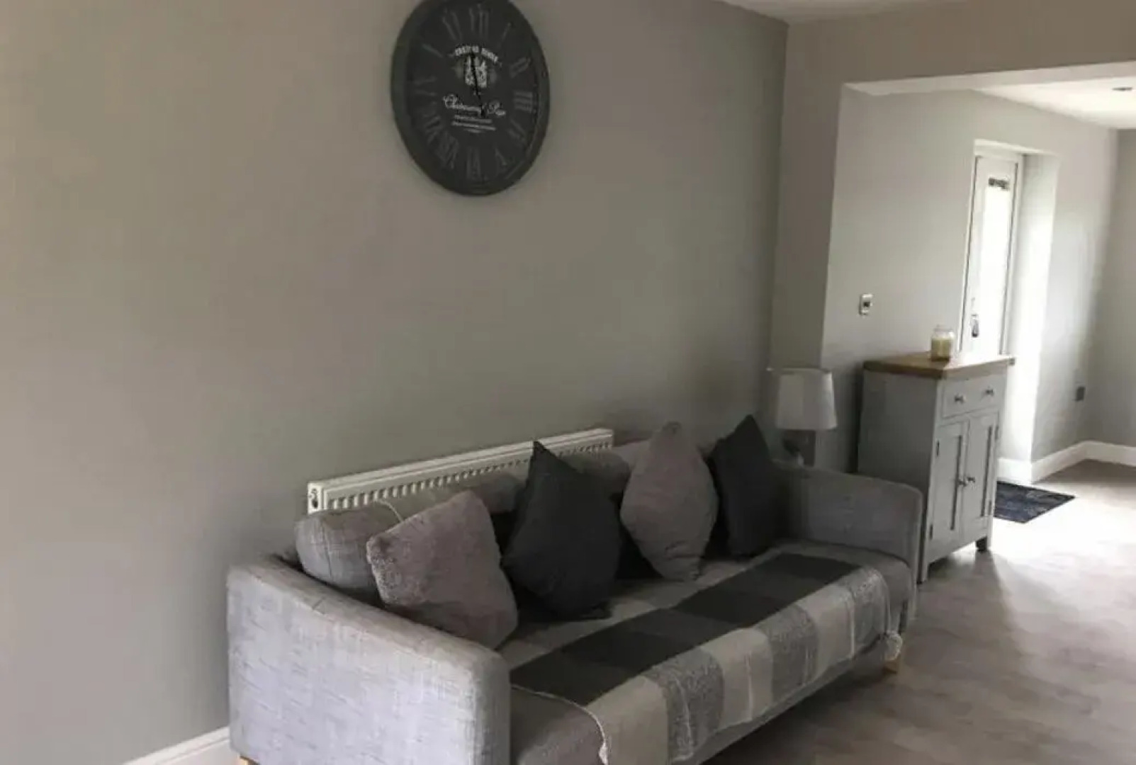 Pet-friendly - 2 Bedrooms Bungalow hot tub Parking