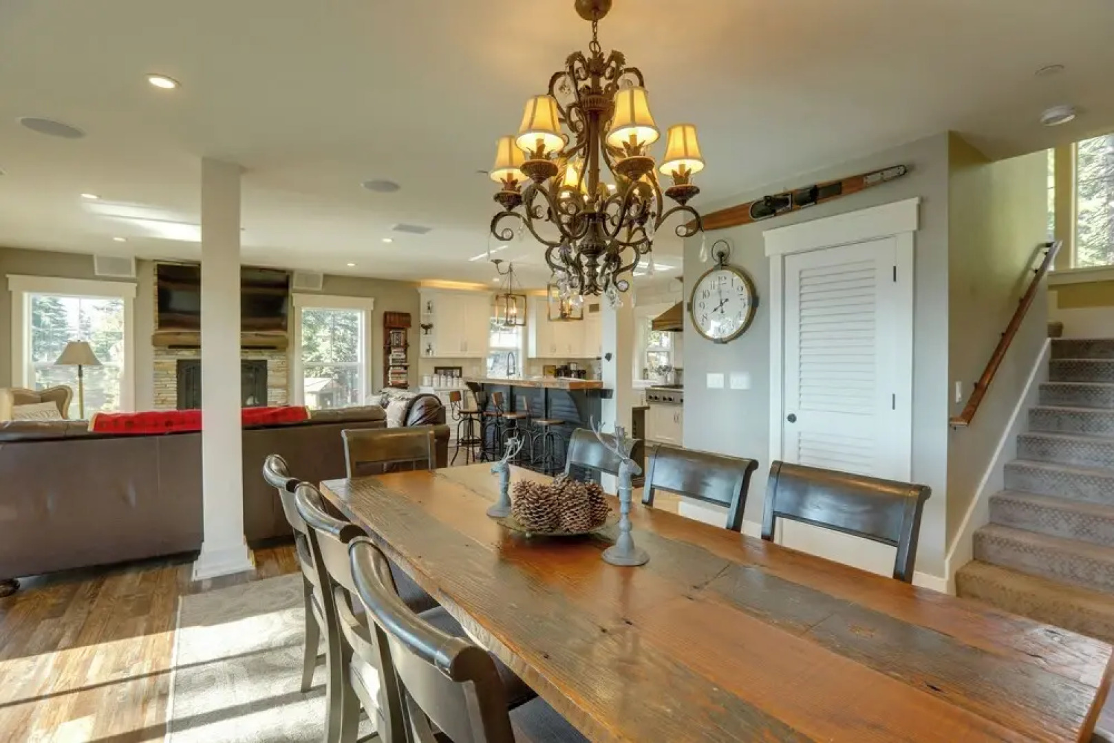 Lake Tahoe Views & Hot Tub: Stunning Luxury Home!