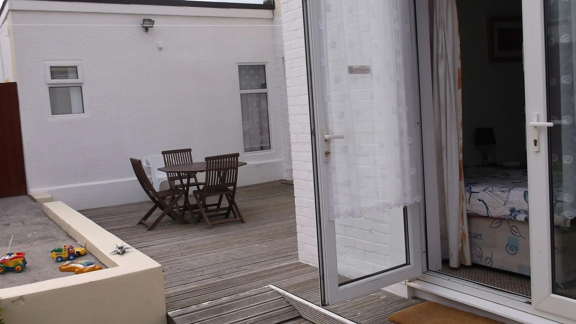 Singer House Guest House