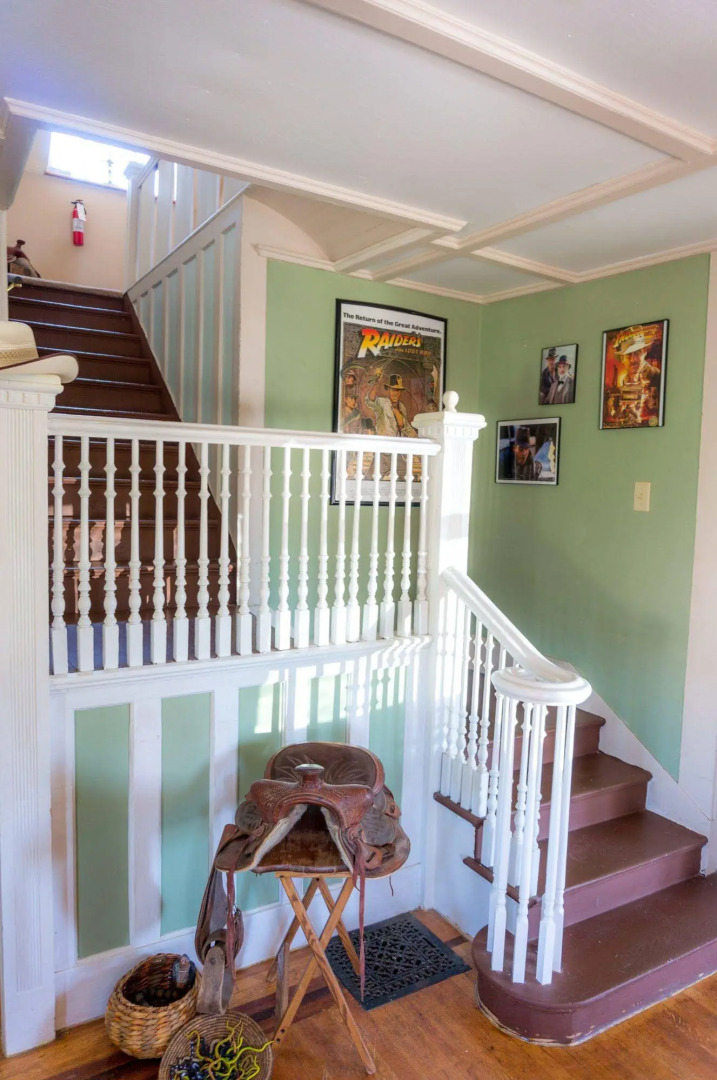 Indiana Jones Bed & Breakfast