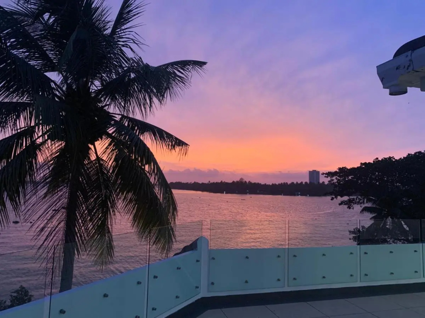 Blusalz Manor Waters Edge