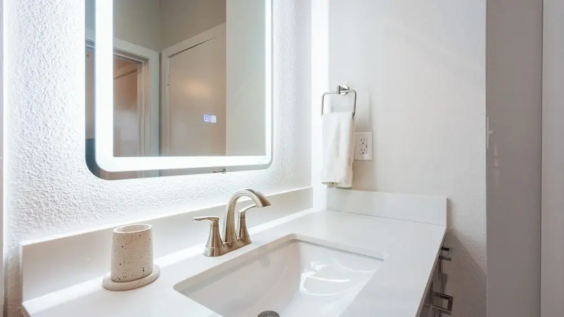 Landing Apartments Seguin