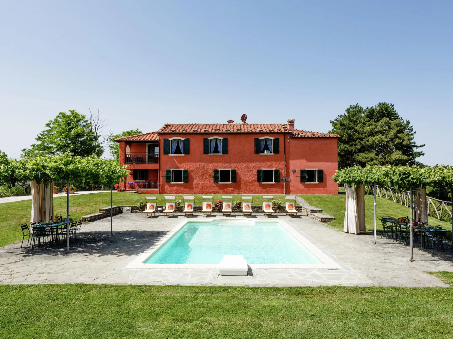 Luxurious Villa in Tredozio with Swimming Pool