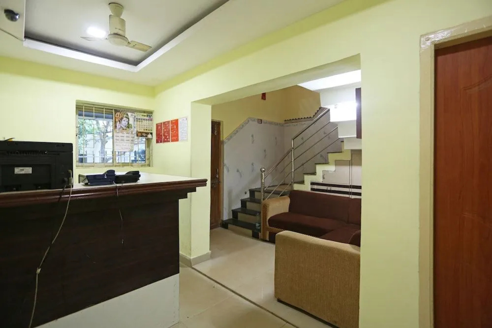 Jaydev Vihar By OYO Rooms