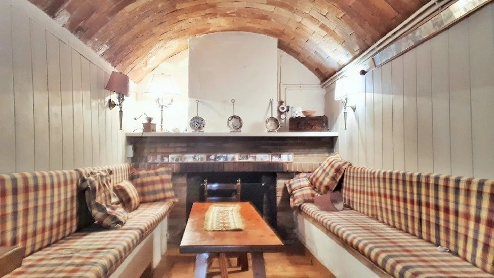 Casa rural en Albóns a 8 min de la playa de la Escala