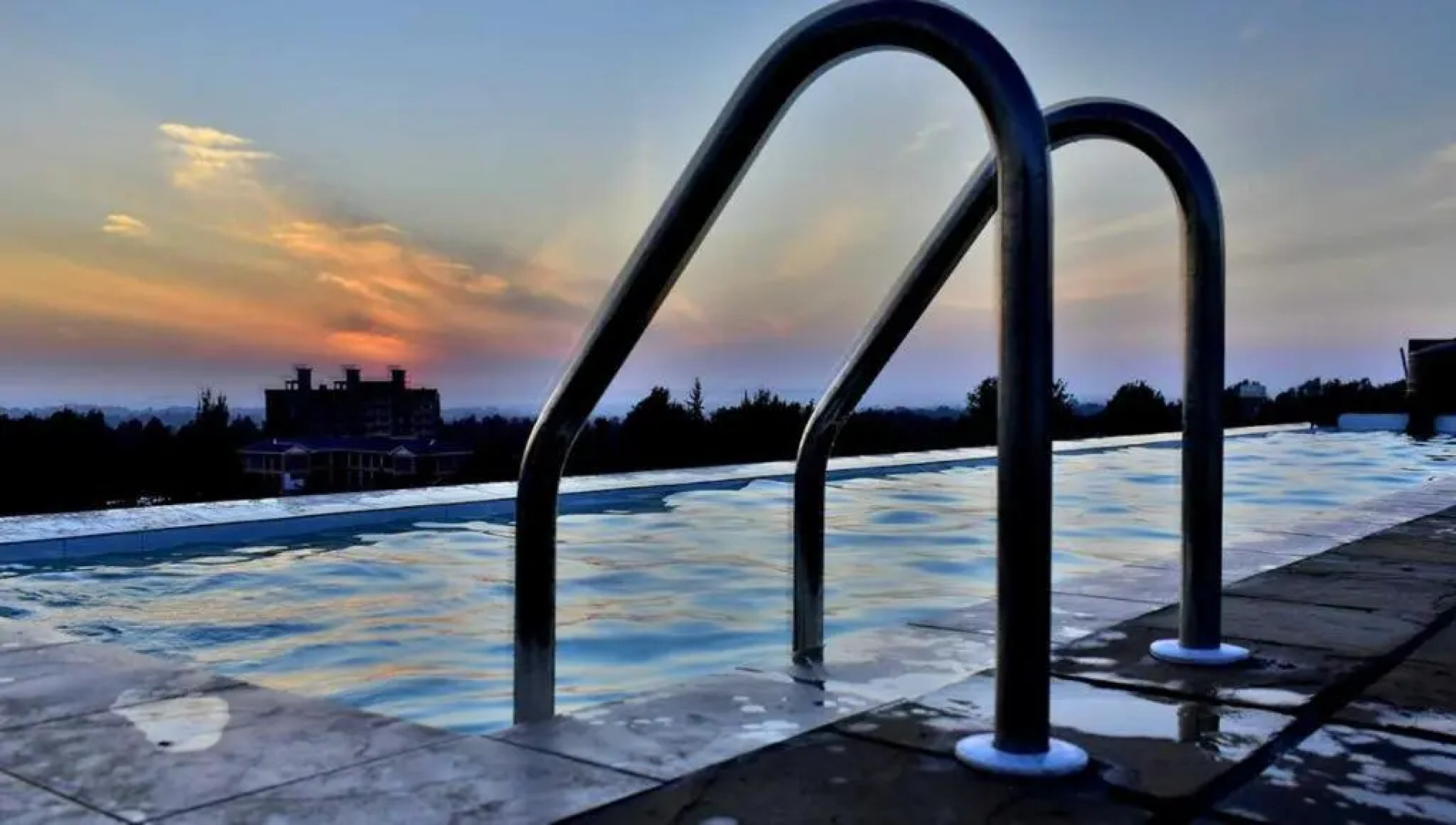 JumuStay Furnished Studio in Coral Bells Apartment