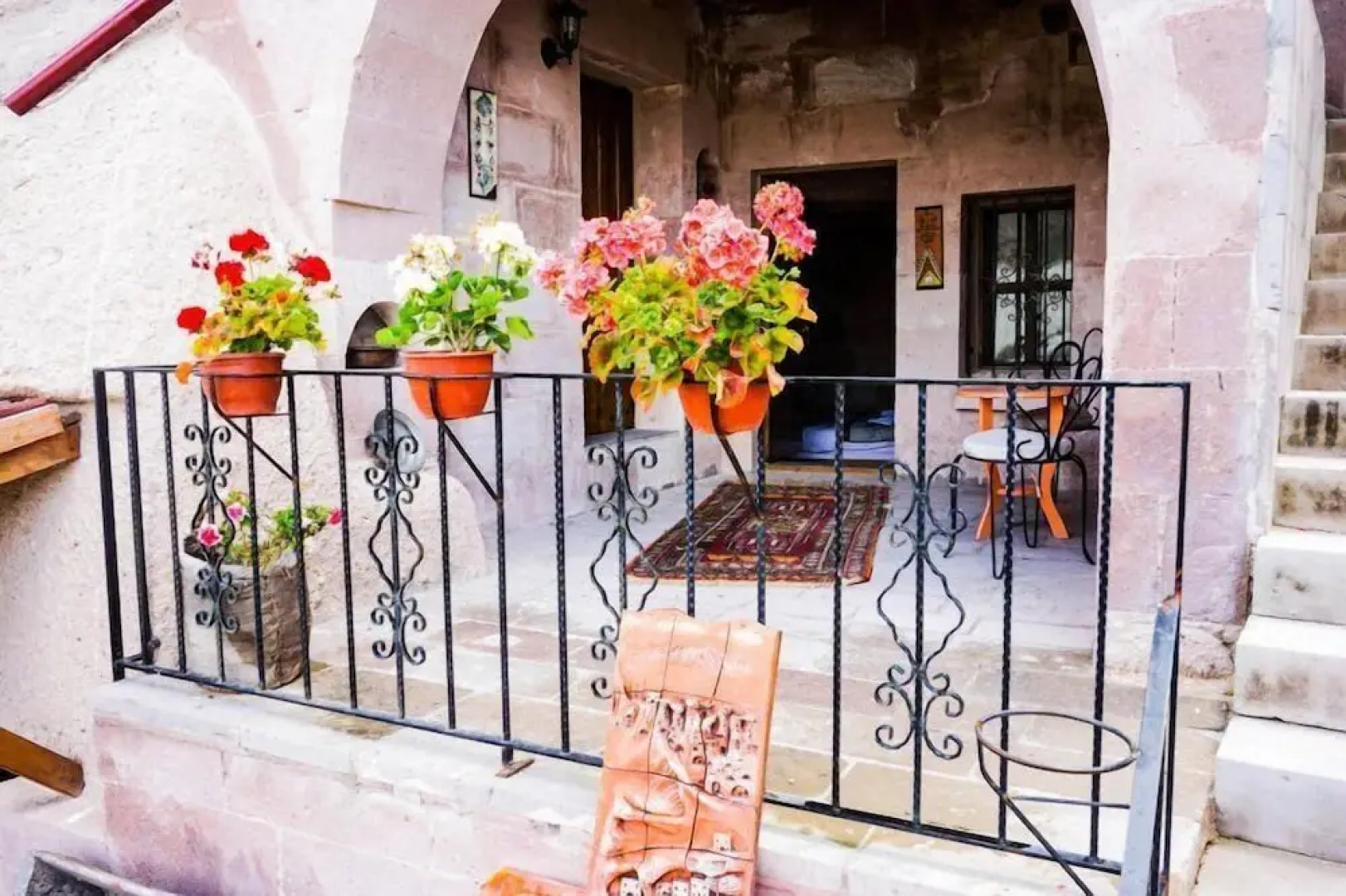 Valley Inn Cave Hotel