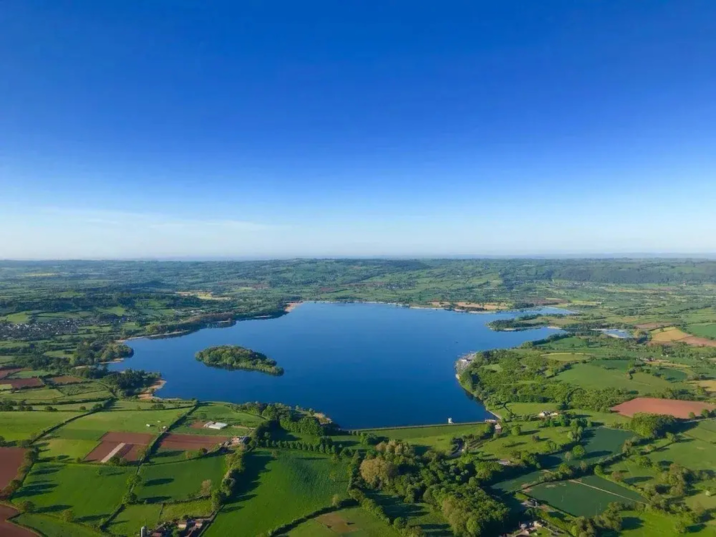 WILLOW RIDGE - a large country house with 3 rental rooms