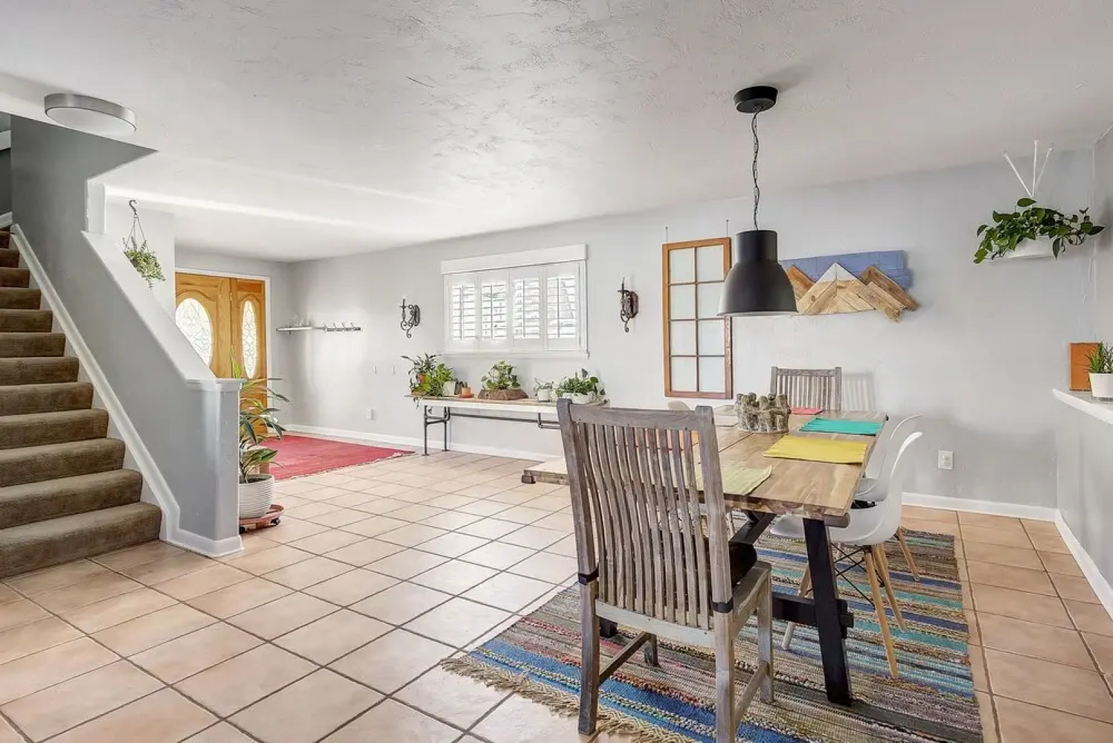 Klo6985 - Huge Home with Backyard Hot Tub! Parking