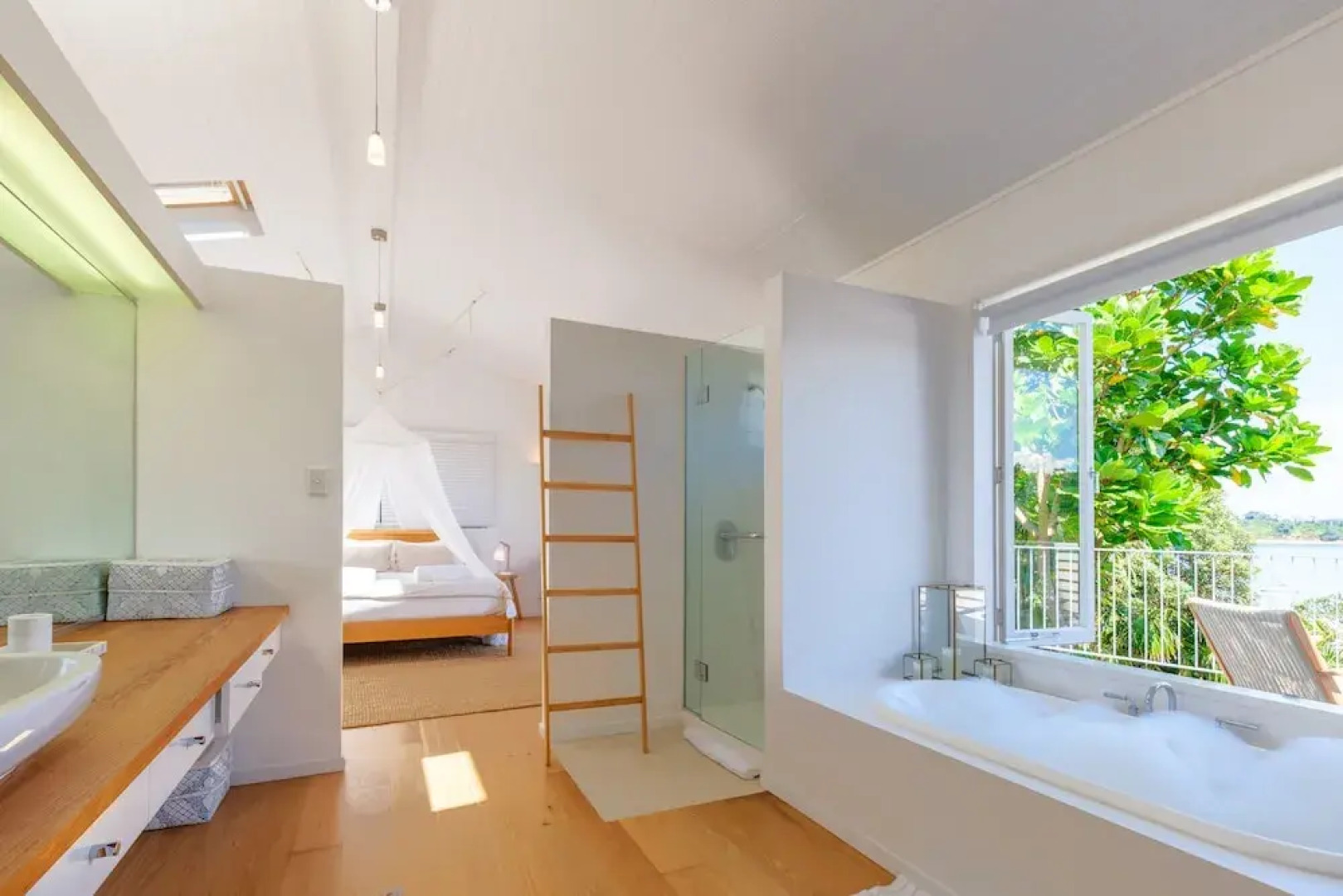 Koi Waiheke with private beach access