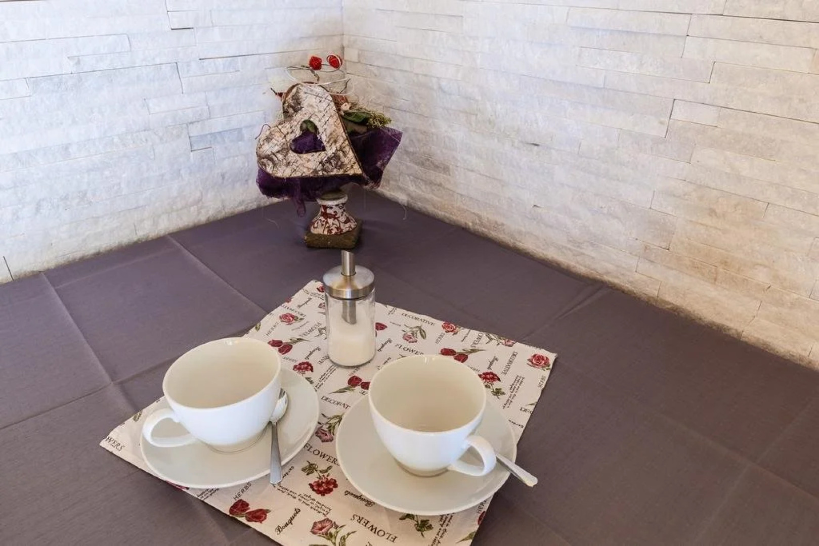 Haus Sieben - Singer Lydia