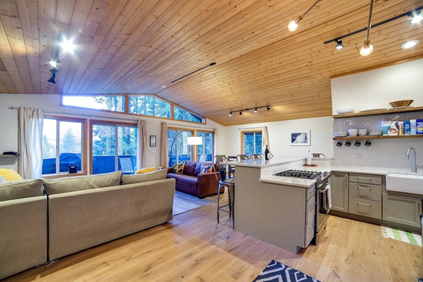 Mt. Baker Lodging Cabin 54 – Mt View, WiFi, Sleeps 6! by MBL