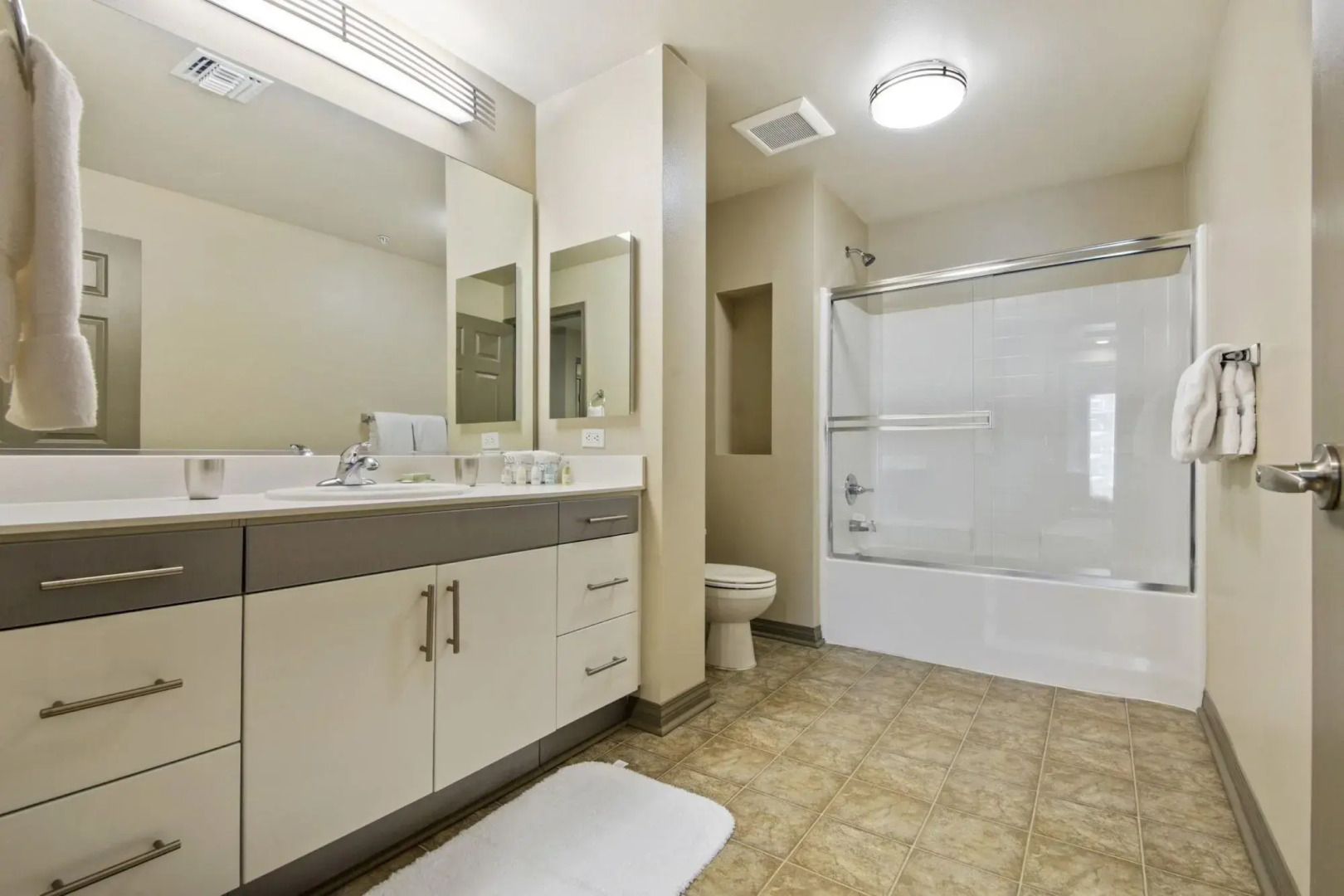 Global Luxury Suites at Marina Del Rey