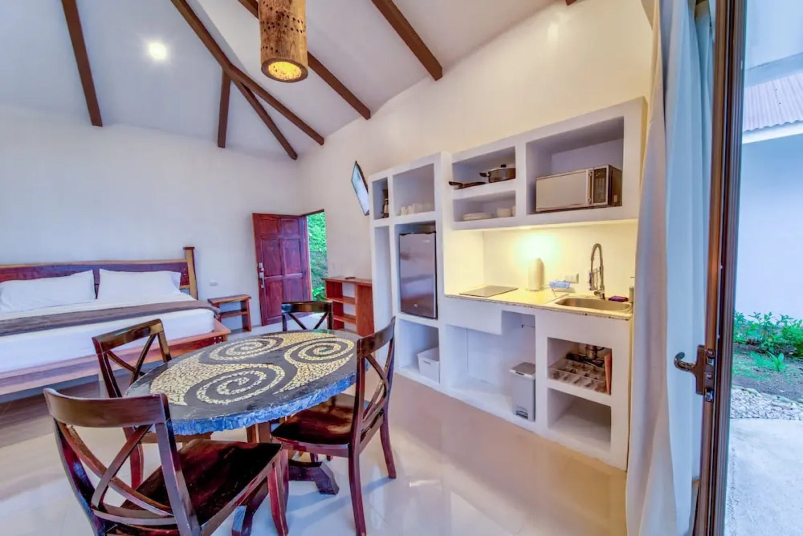 Akua Ocean View Suites
