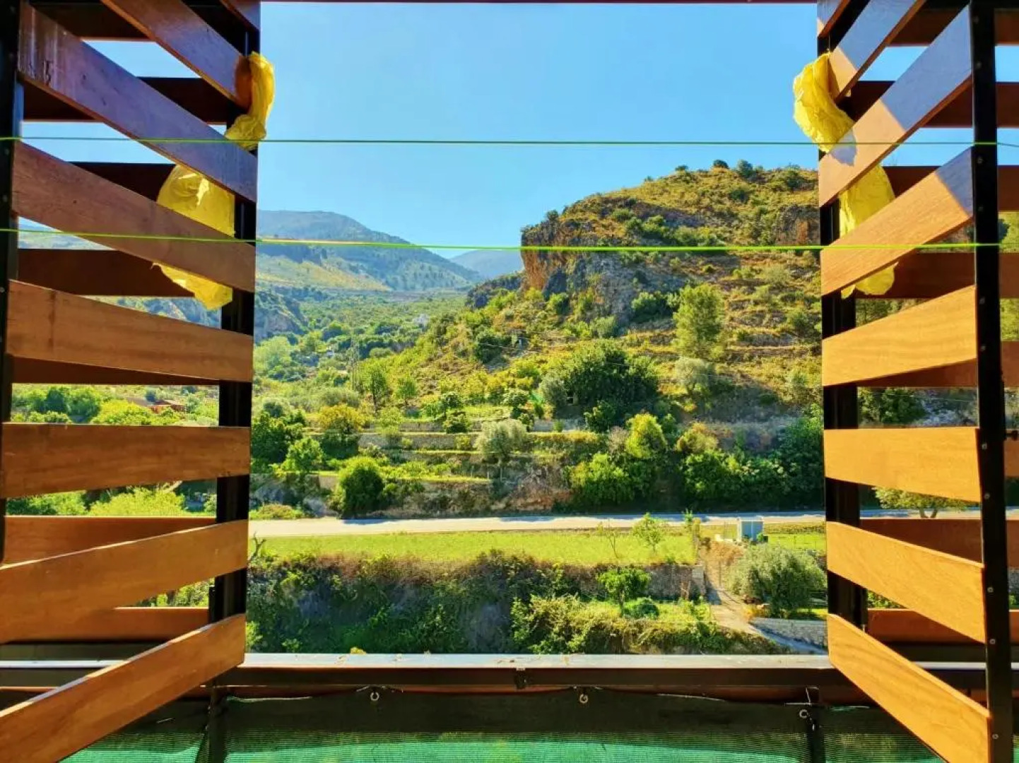 Velez Nazari Lugar20