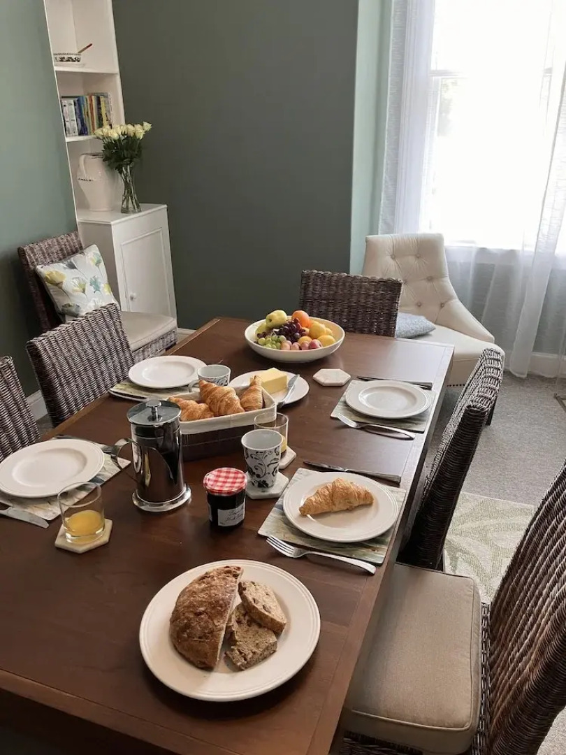 Chic City Centre Georgian Maisonette