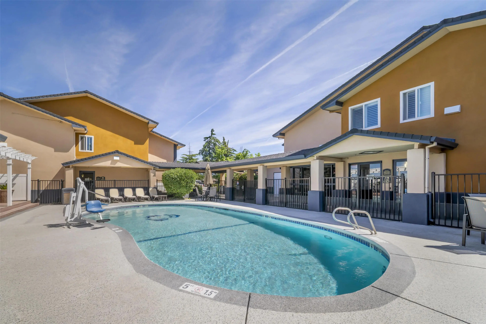 Best Western Antelope Inn & Suites