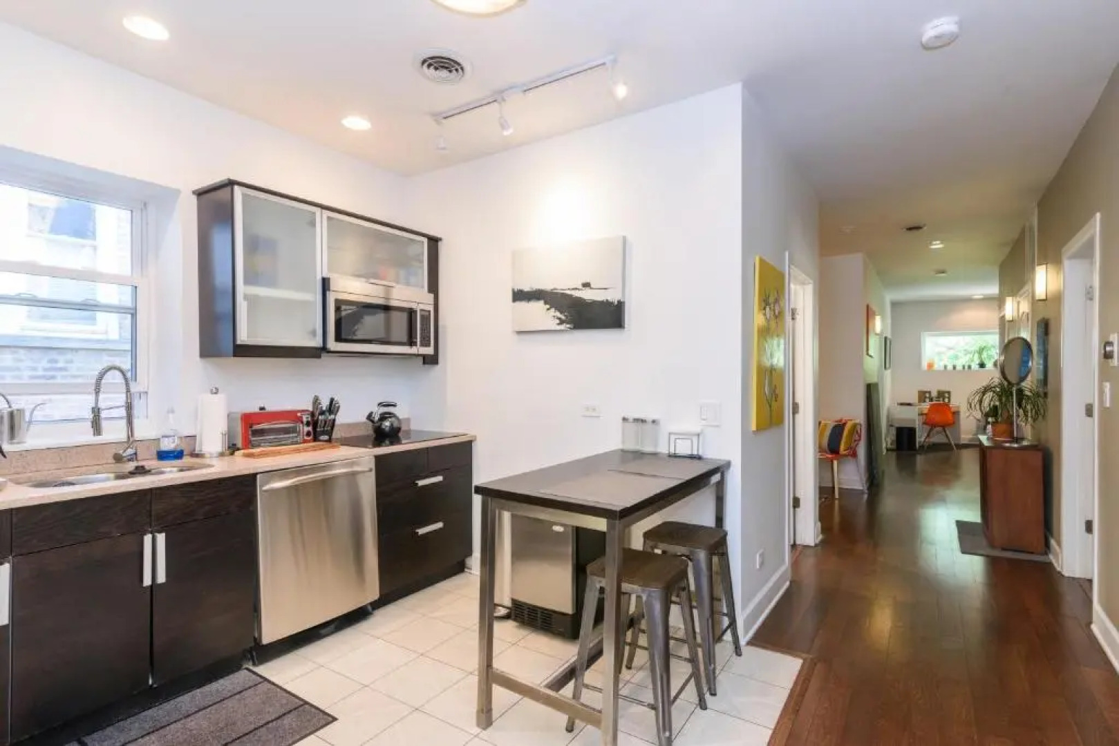 House 5863 - Chicago Bed and Breakfast