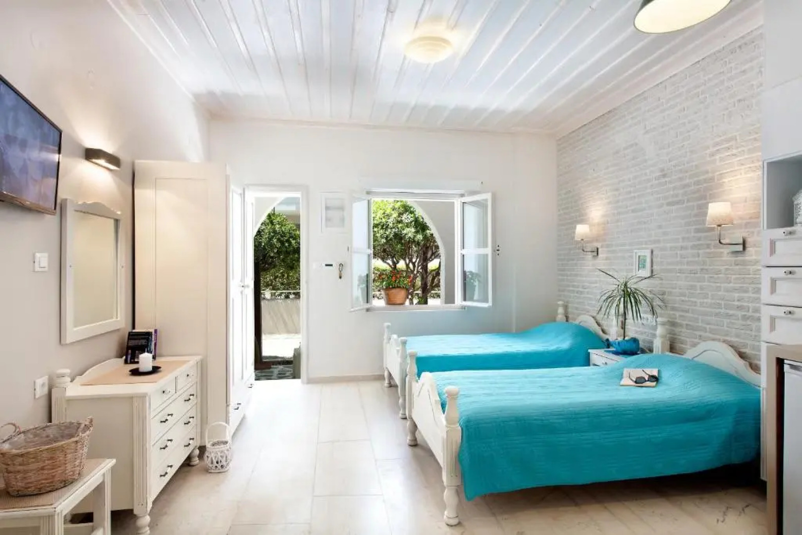 Alkionides Seaside Apartments