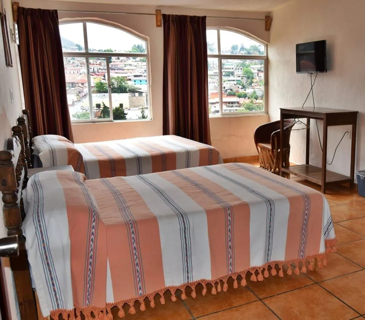 Hotel and Restaurant Los Arcos