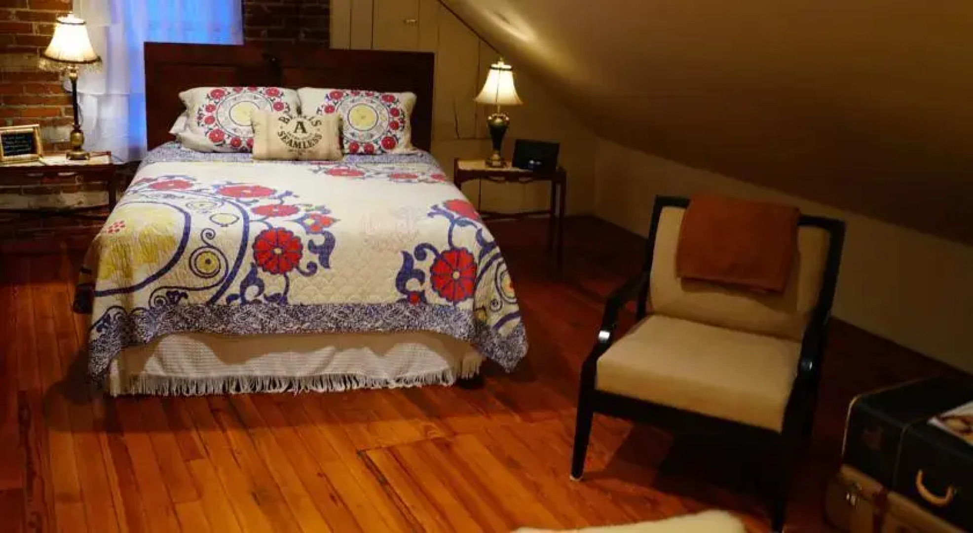 6th Street Guest House and Suites