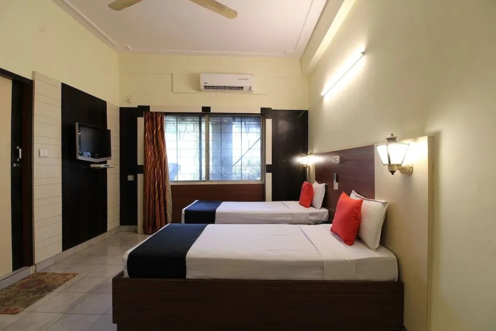 Capital O 1780 Hotel Belsons Taj Mahal