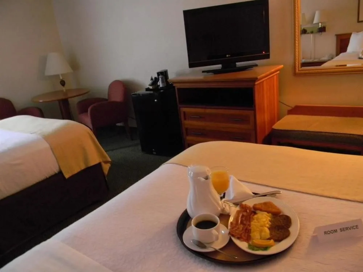 Holiday Lodge Hotel & Conference Center