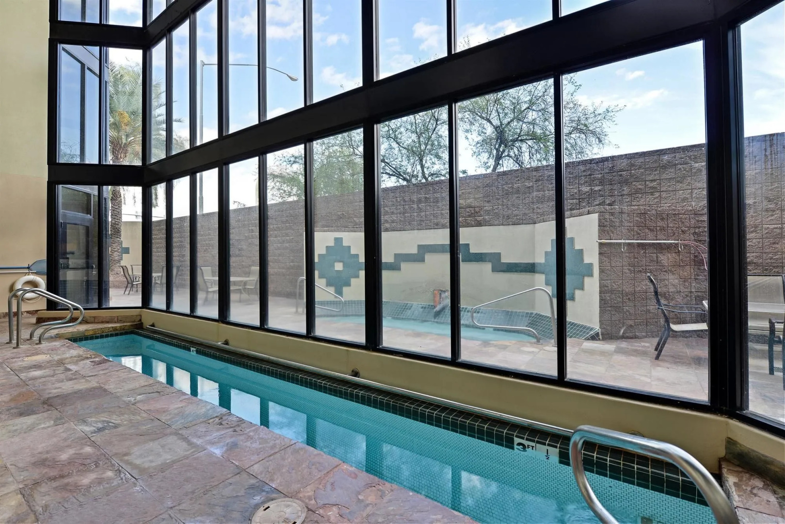 Holiday Inn Express & Suites Phoenix - Tempe by IHG