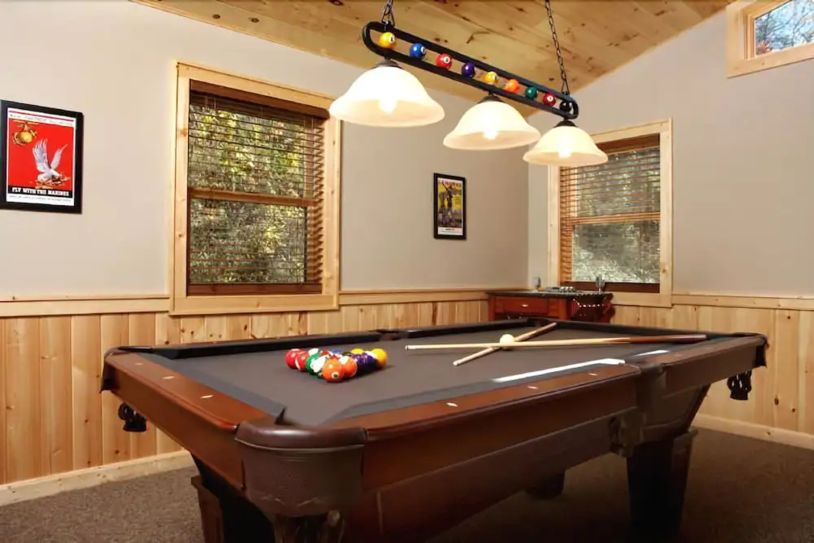 River Memories 3 Bedroom Home with Hot Tub