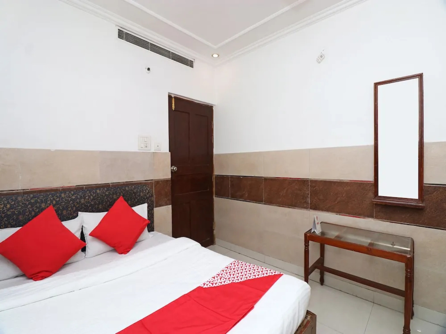 OYO 22396 Hotel Ashoka International