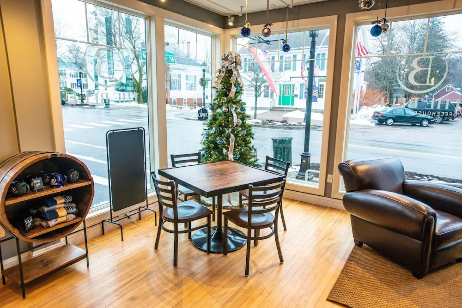 Capital Resorts - 84 Main