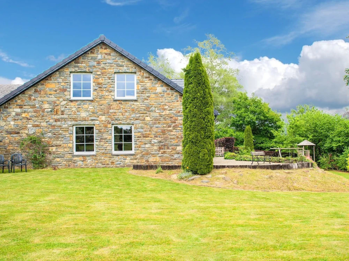 Scenic Cottage in Waimes With Fenced Garden