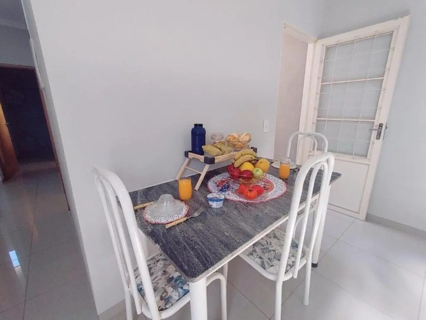 casa completa, 2 quartos com ar-condicionado, no centro hoteleiro