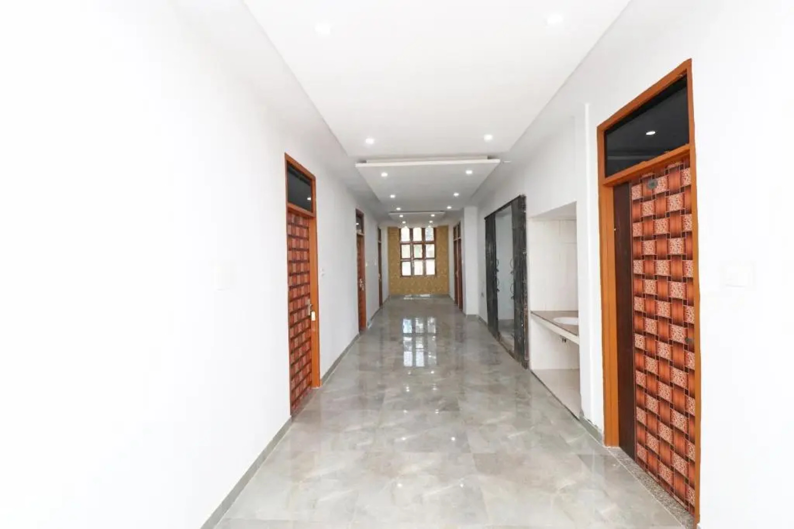 Fabhotel Kriti Green