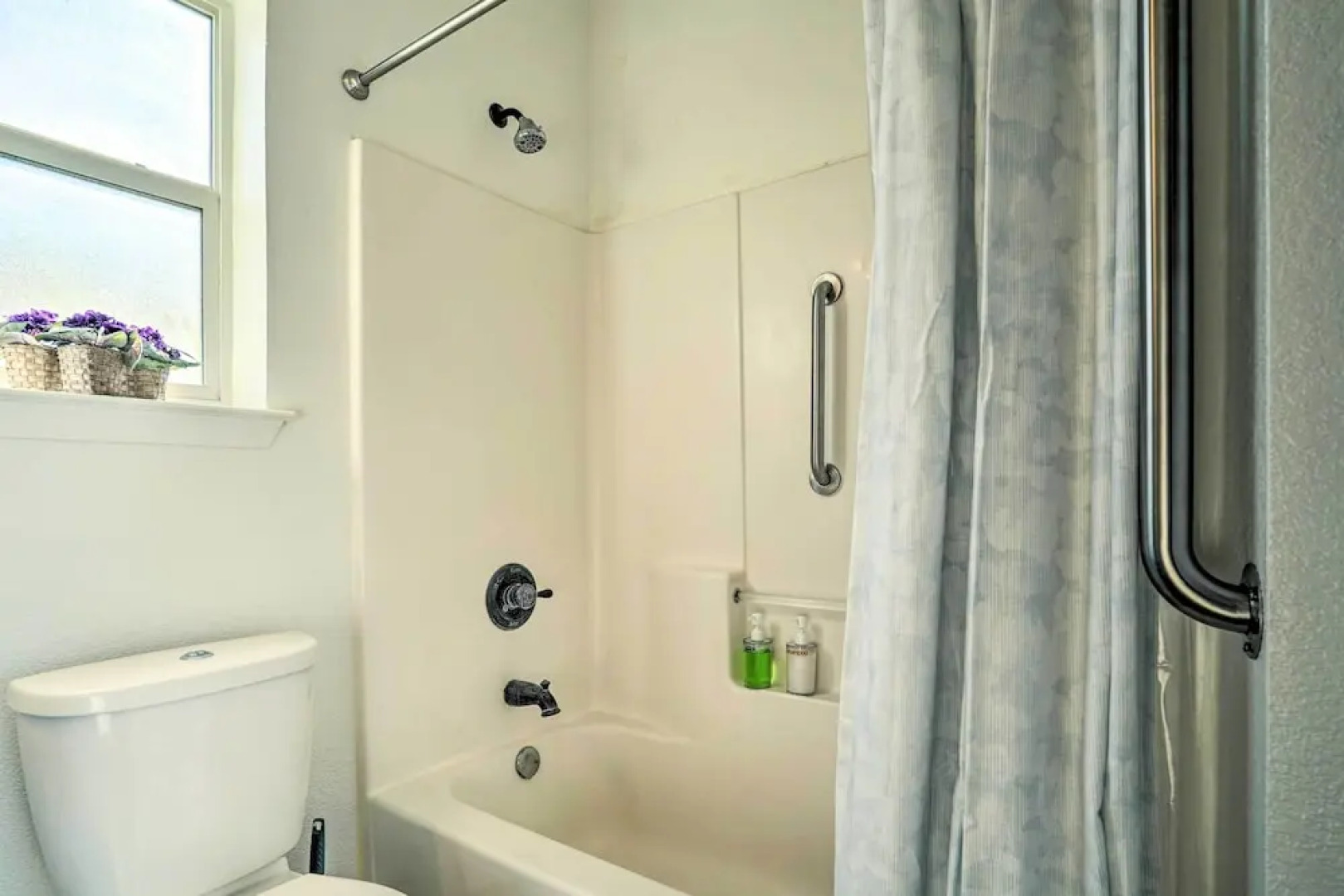 Quaint Santa Teresa Retreat Near the Border