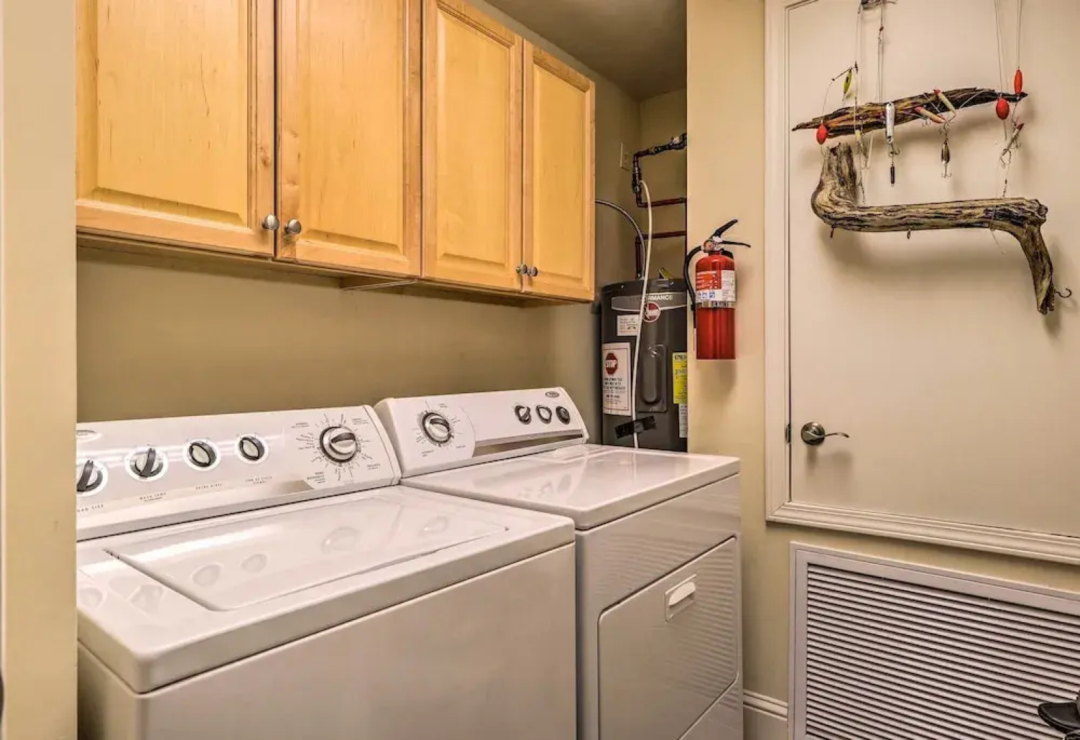 Beachfront Dauphin Island Condo w/ 2 Pools & Sauna