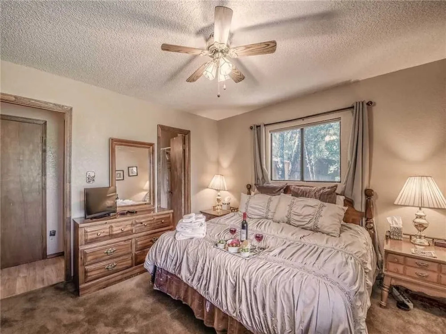 Mockingbird Cabin, 3 Bedrooms, Sleeps 8