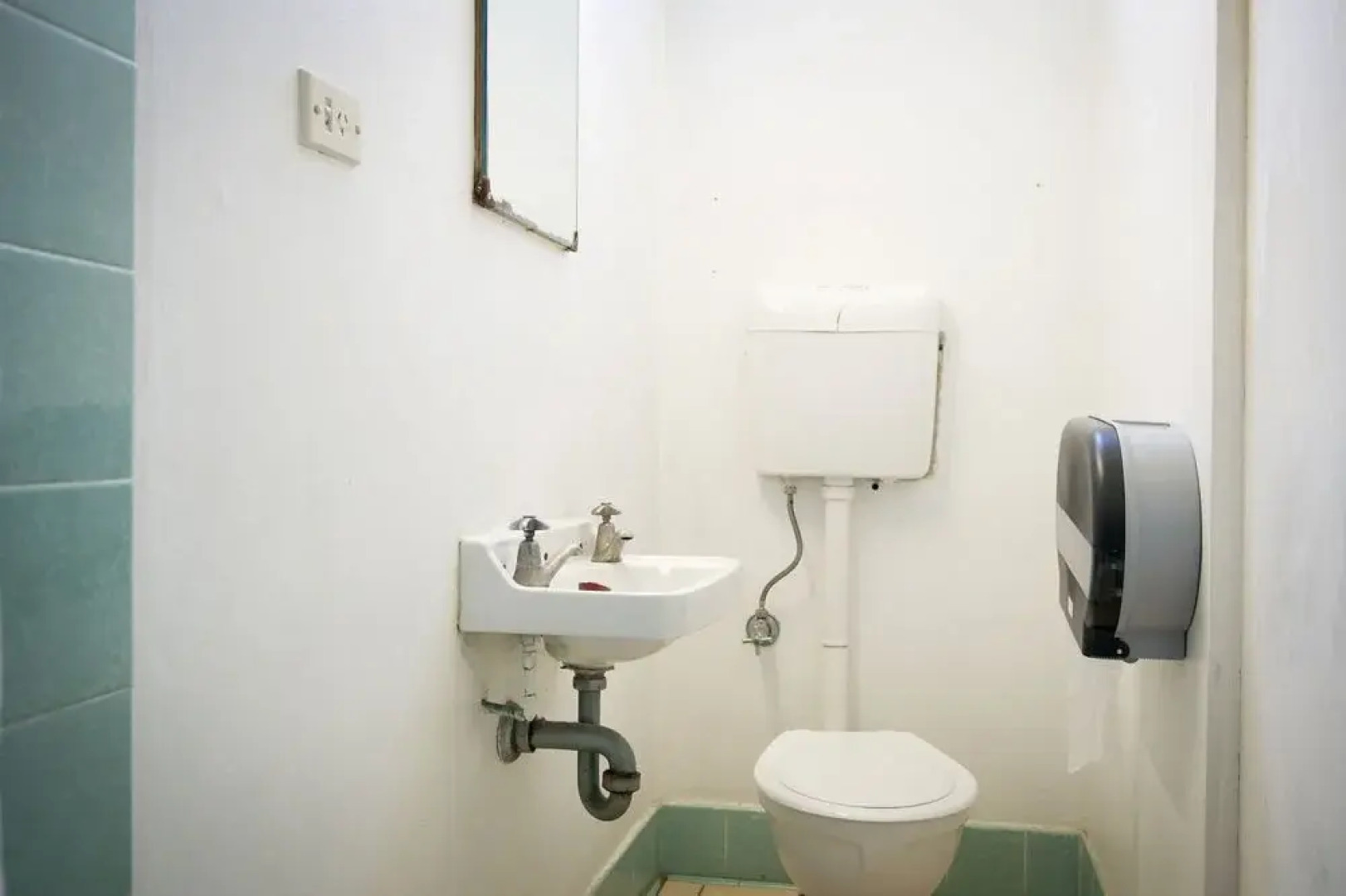 Roundabout Inn Gloucester