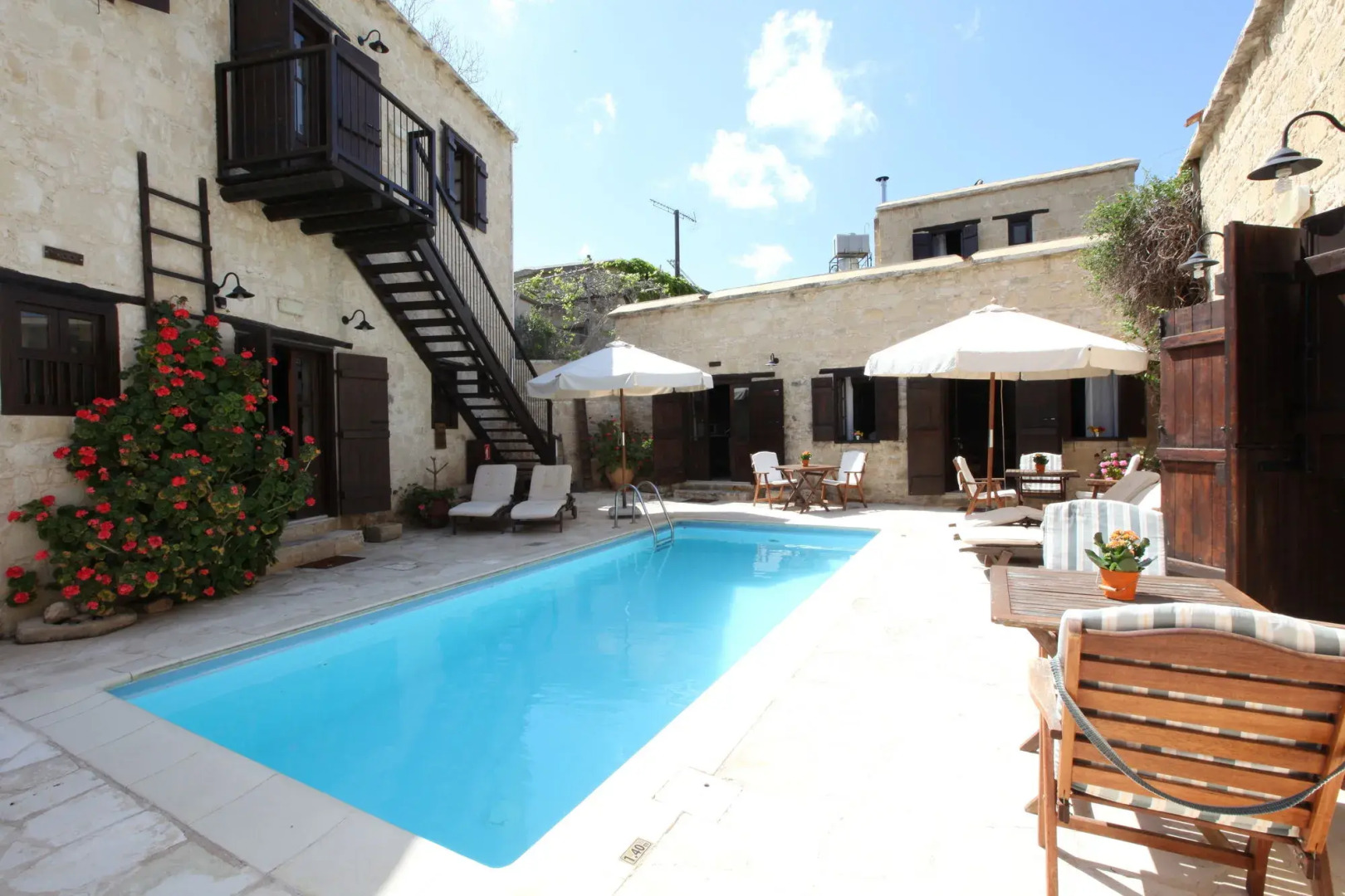 Leonidas Village Houses