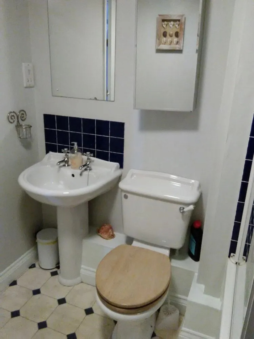 Riverside Court Apartment