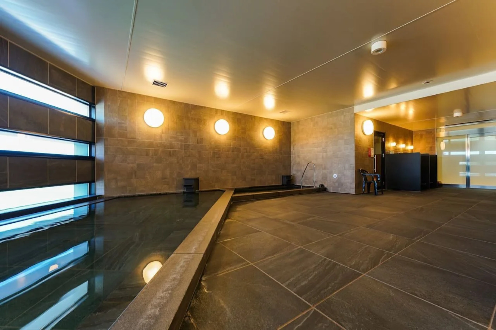 SETOUCHI KEIRIN HOTEL 10 by Onko Chishin