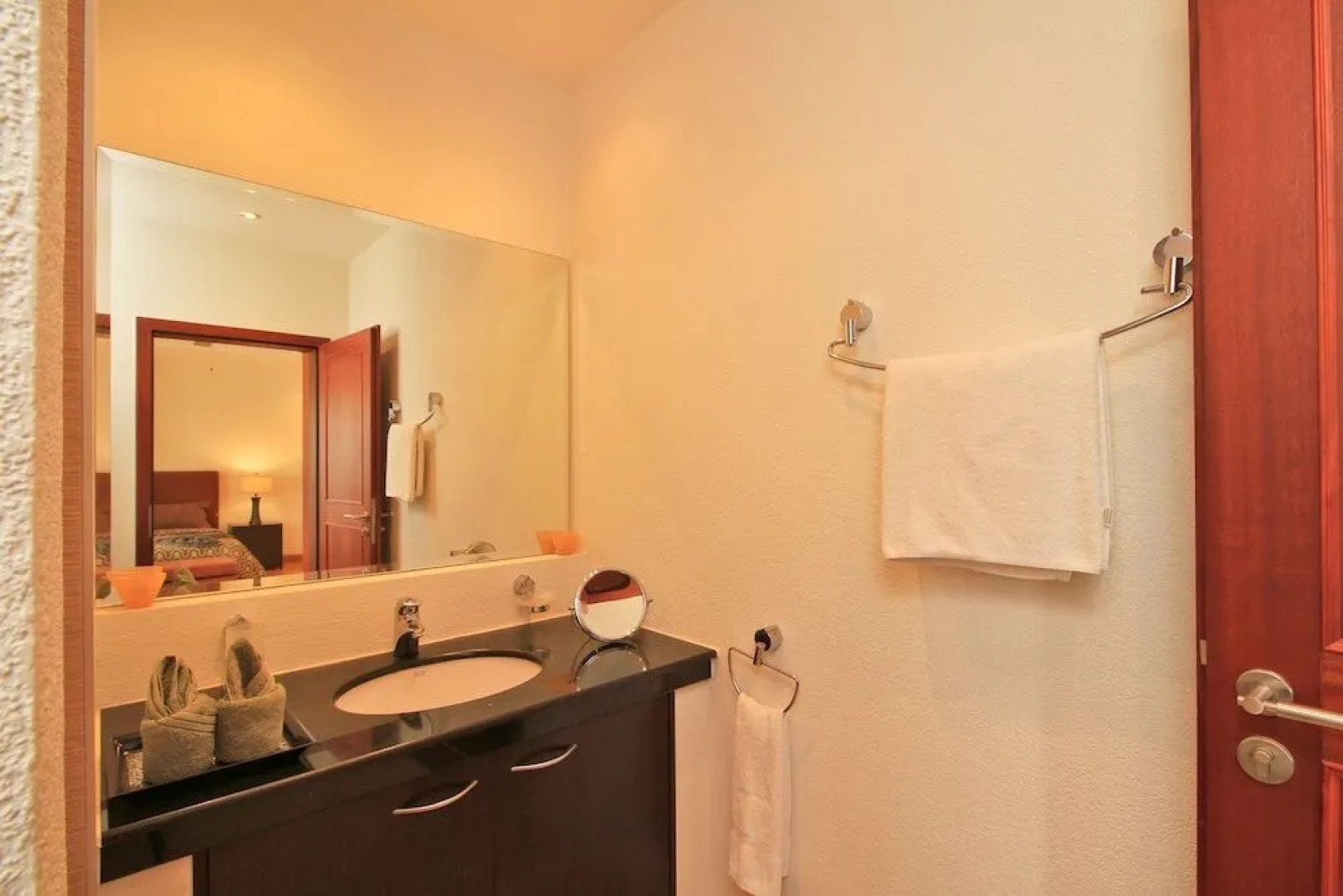 Pattaya Sunset Villa 4 Bedroom Sleeps 8