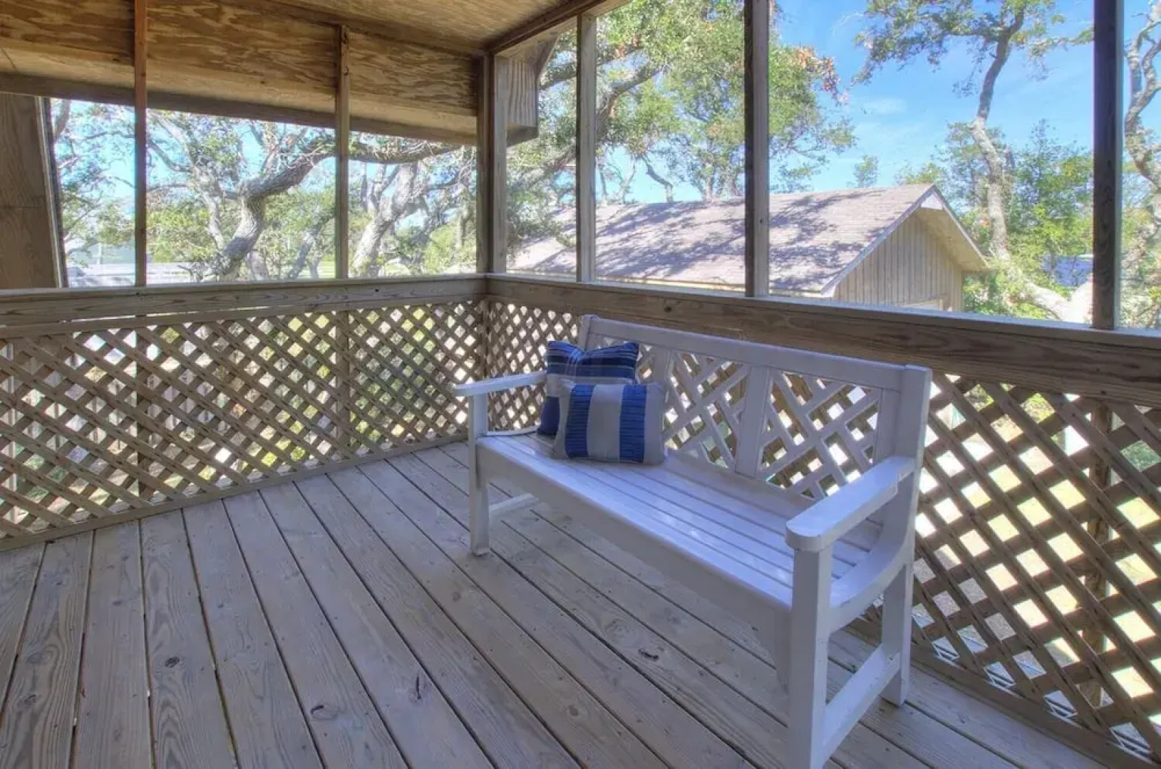 Core Sound Lodge 3 Bedroom Home by RedAwning