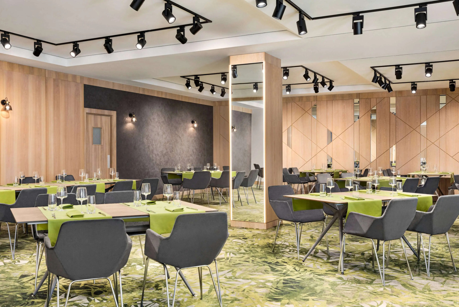 Ramada by Wyndham Slatina Parc